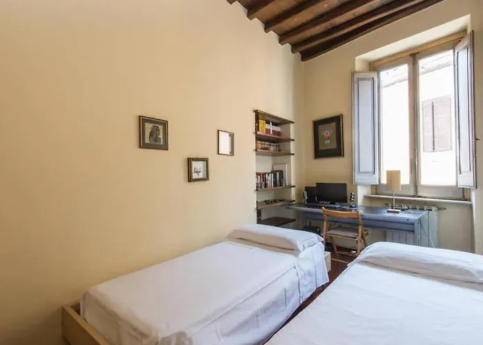 Piazza Navona Charming Apartment